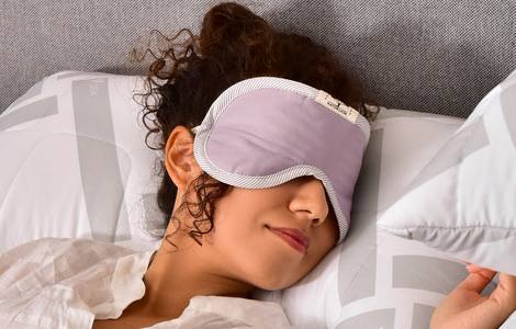Care sunt beneficiile măștilor de dormit?